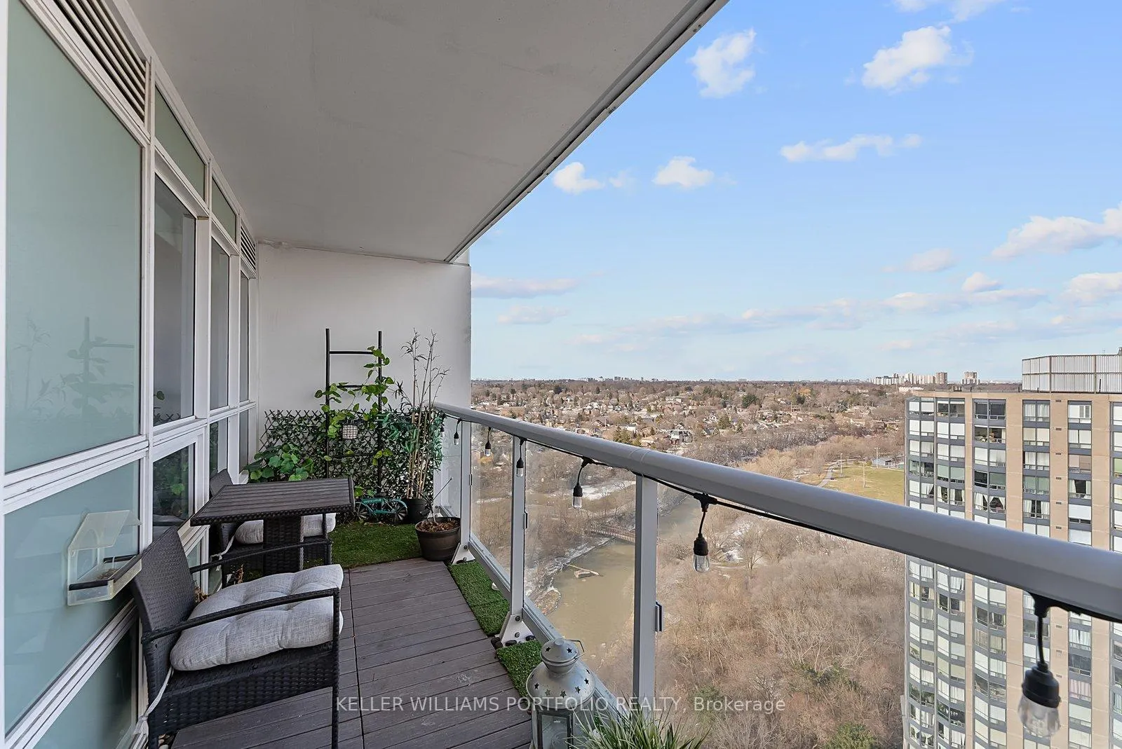 Photo 26 of Unit 1807, 10 Wilby Crescent, North York, Weston — HOMEH