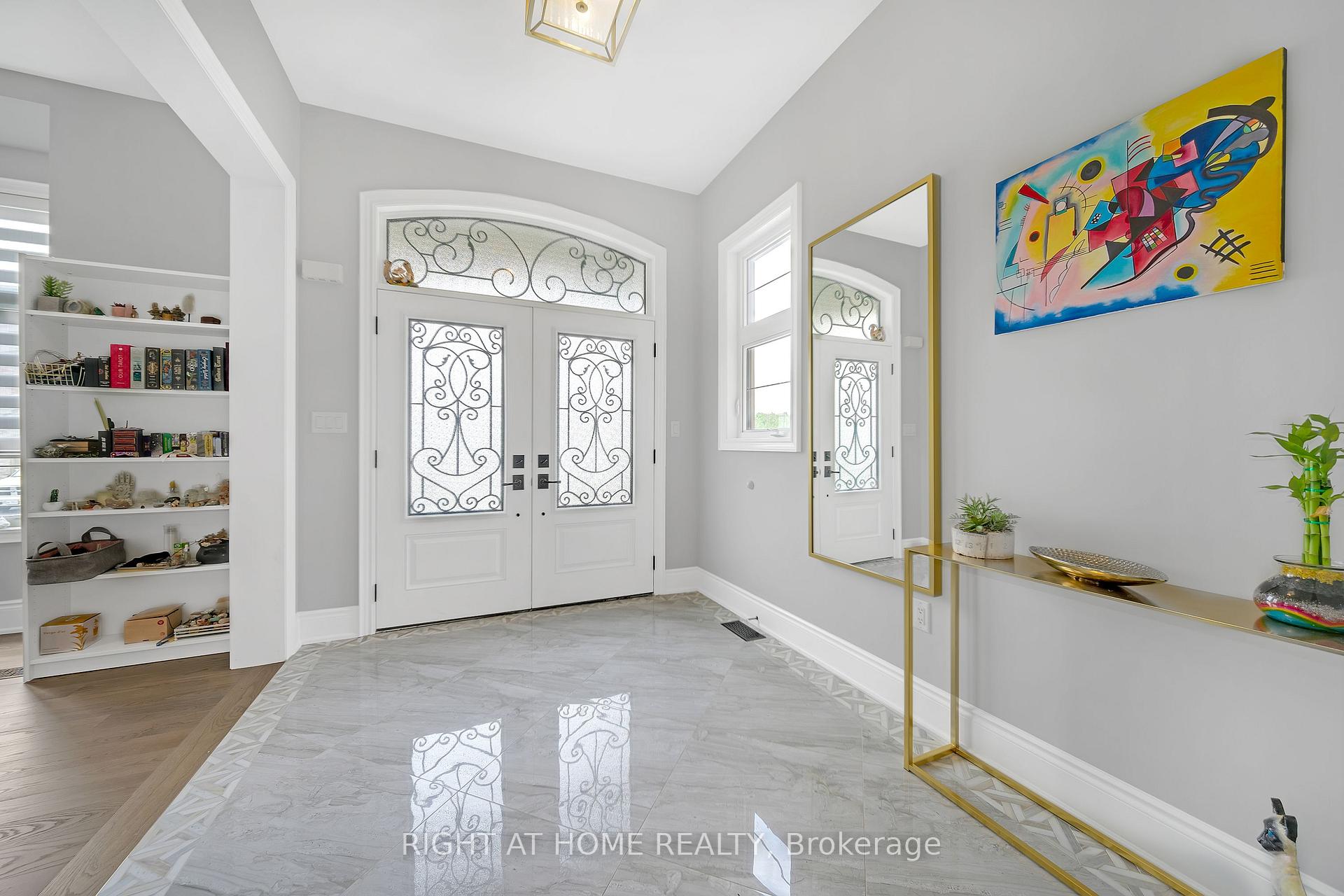 Photo 2 of 45 Cairns Gate, King, King City — HOMEH