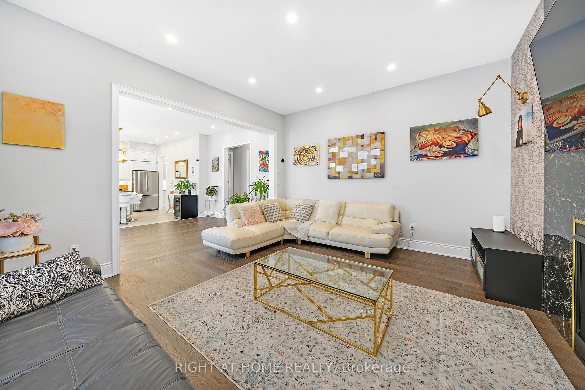 Photo 14 of 45 Cairns Gate, King, King City — HOMEH