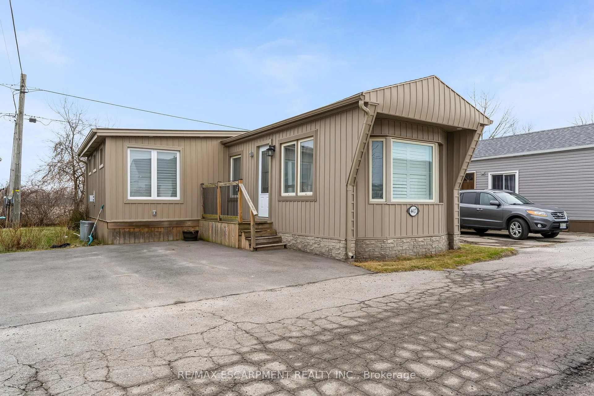 Photo 2 of 4417 Timothy Lane, Lincoln, Beamsville — HOMEH