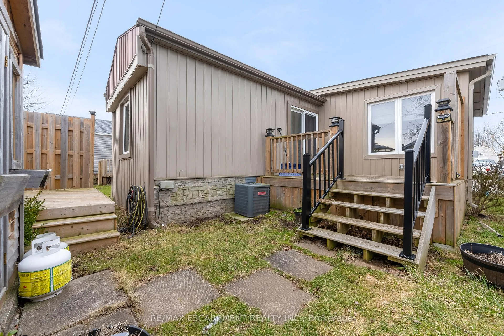Photo 3 of 4417 Timothy Lane, Lincoln, Beamsville — HOMEH