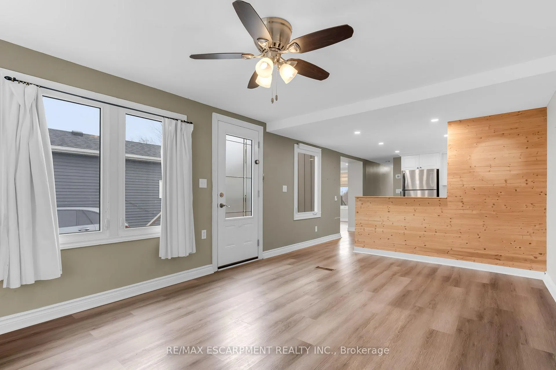 Photo 5 of 4417 Timothy Lane, Lincoln, Beamsville — HOMEH