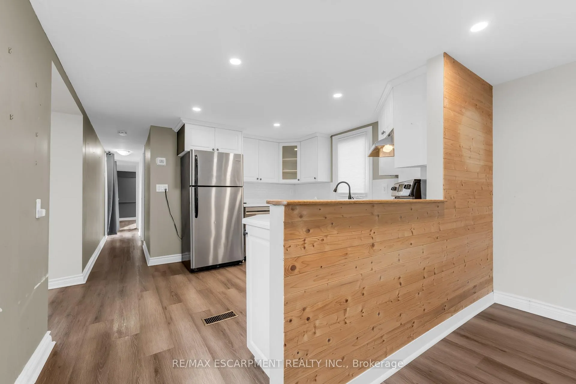 Photo 8 of 4417 Timothy Lane, Lincoln, Beamsville — HOMEH