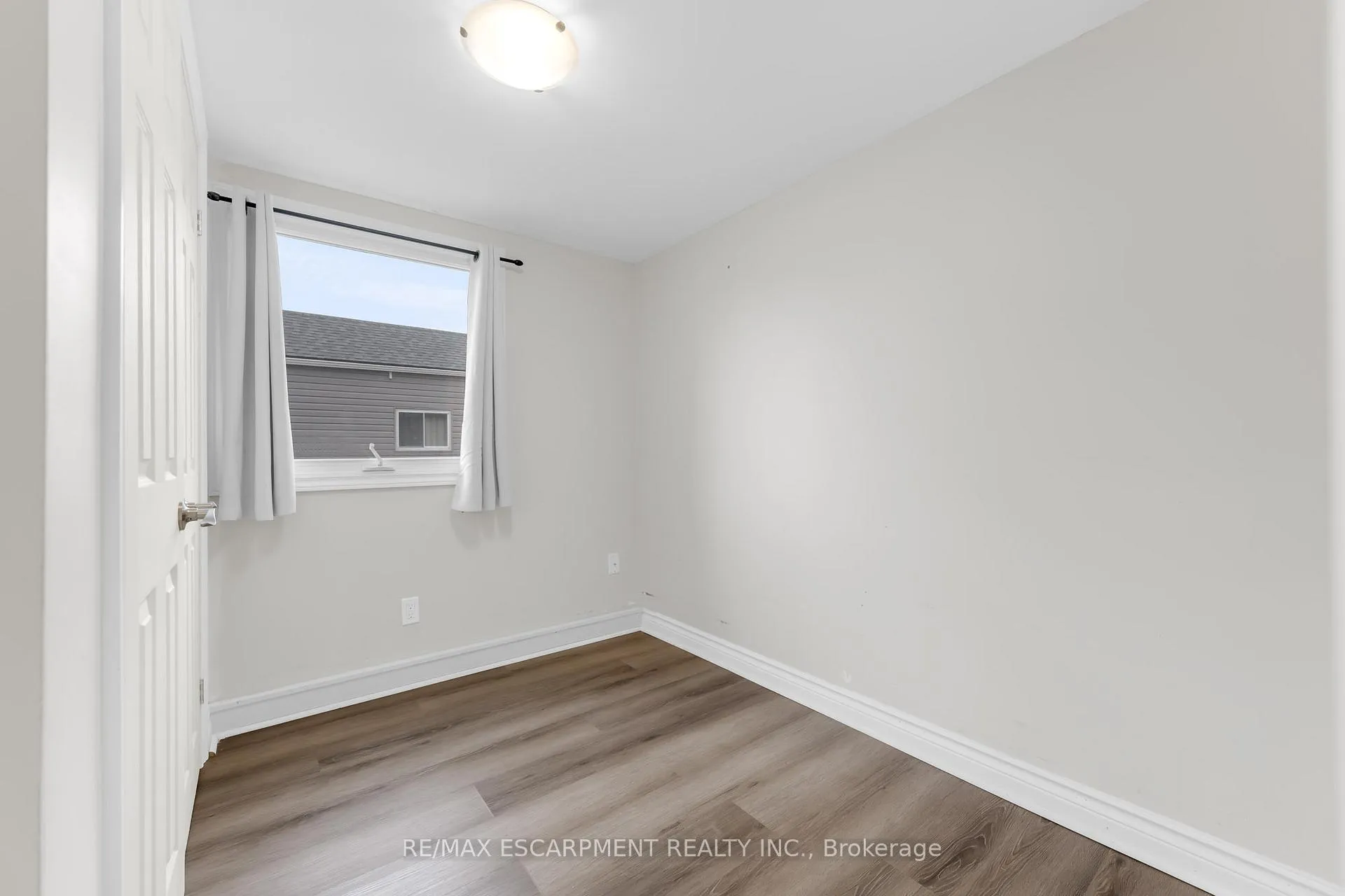Photo 14 of 4417 Timothy Lane, Lincoln, Beamsville — HOMEH