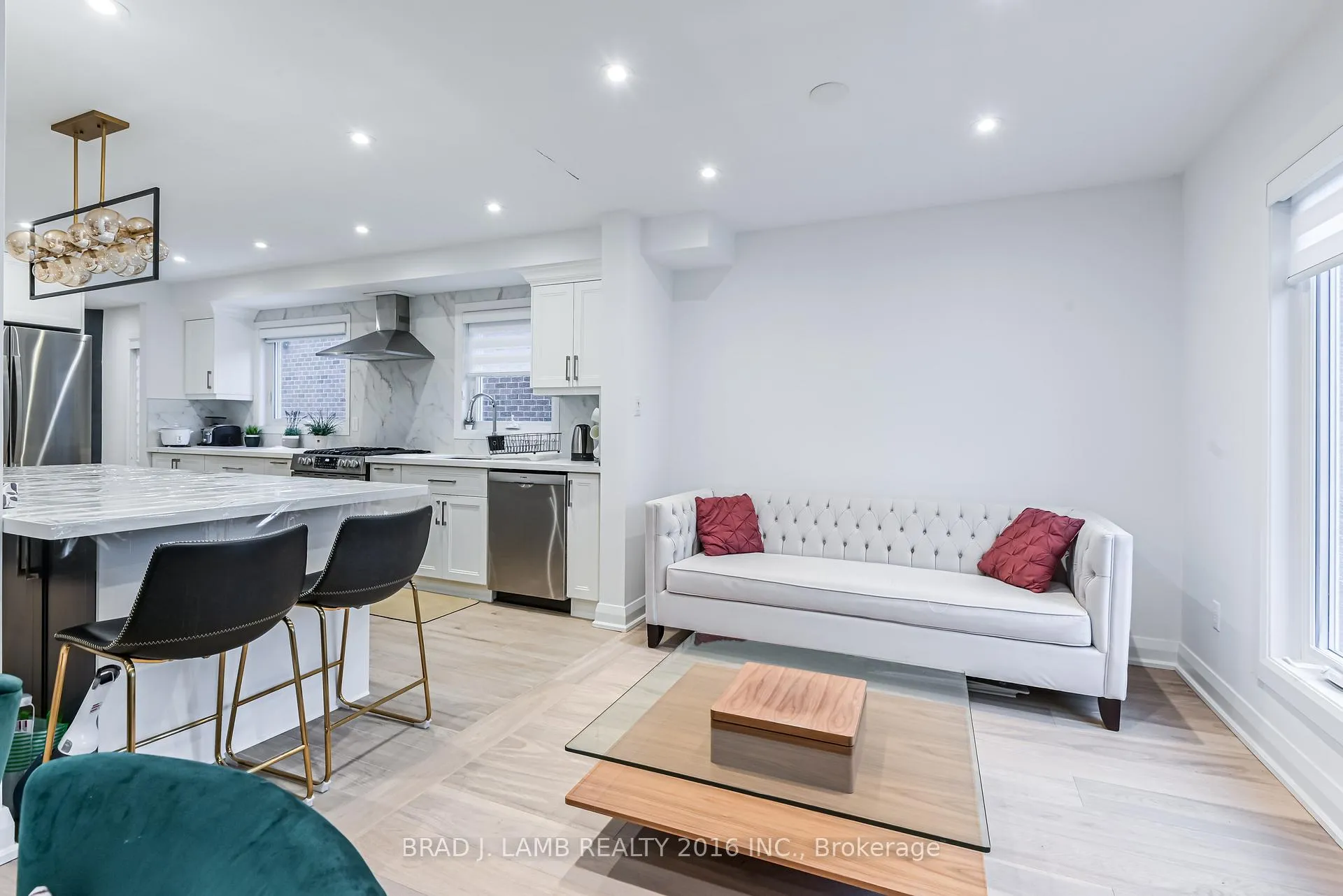 Photo 16 of Unit BED 2, 54 Campbell Avenue, Vaughan, Crestwood-Springfarm-Yorkhill — HOMEH