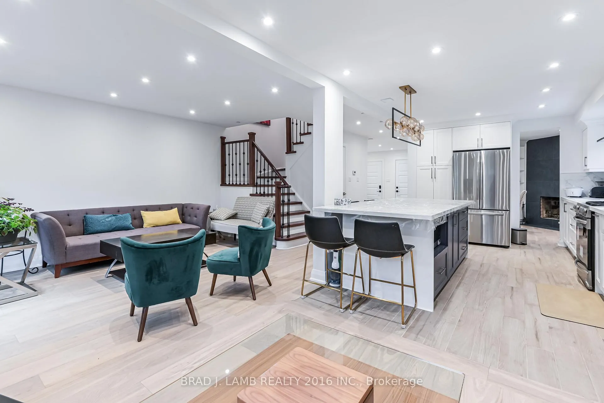Photo 17 of Unit BED 2, 54 Campbell Avenue, Vaughan, Crestwood-Springfarm-Yorkhill — HOMEH