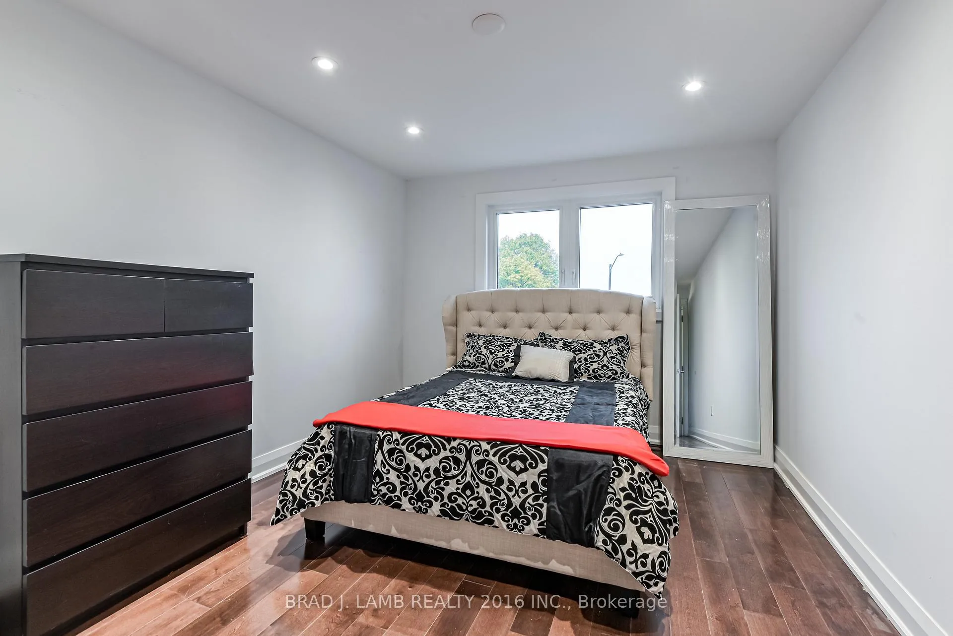 Photo 24 of Unit BED 2, 54 Campbell Avenue, Vaughan, Crestwood-Springfarm-Yorkhill — HOMEH