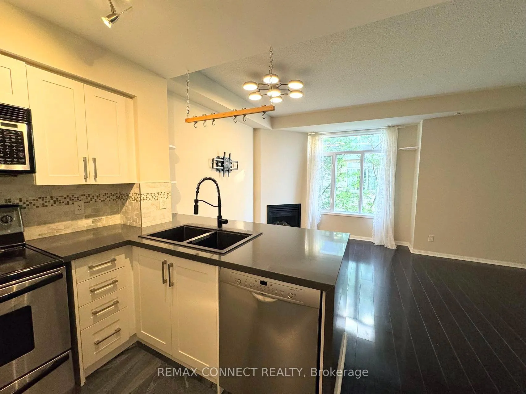 Photo 5 of Unit 673, 38 Stadium Road, Toronto, Niagara — HOMEH