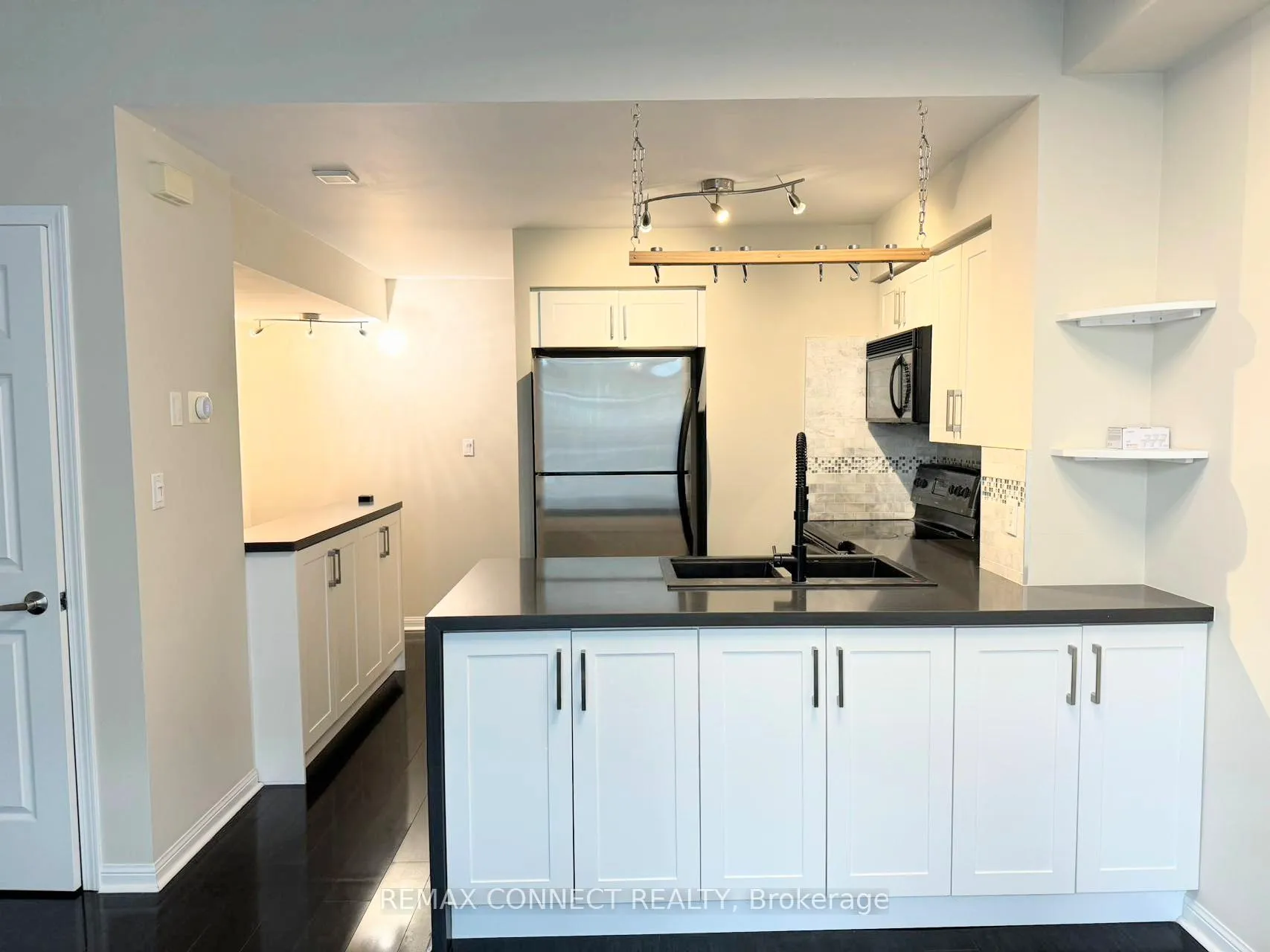 Photo 6 of Unit 673, 38 Stadium Road, Toronto, Niagara — HOMEH