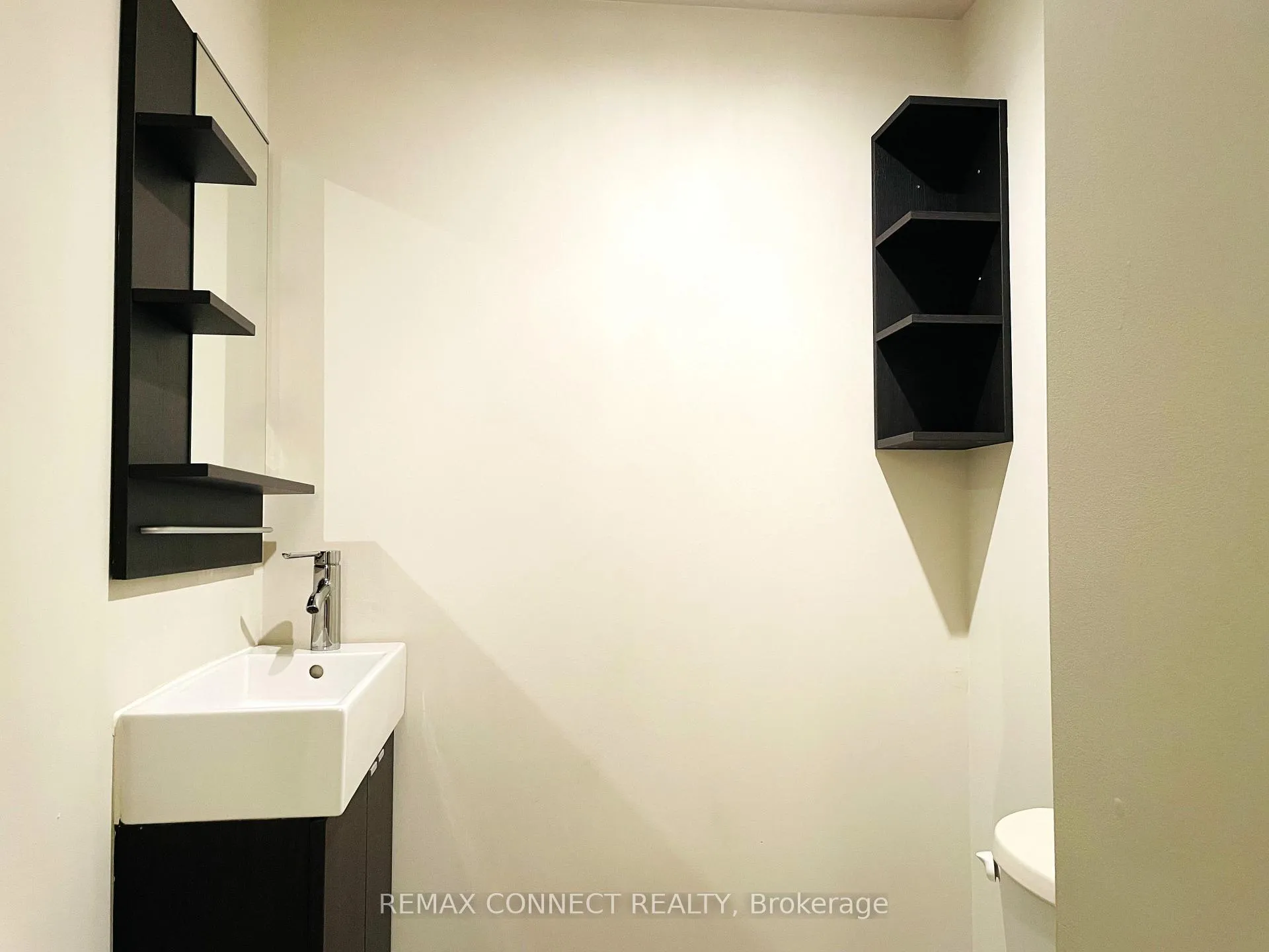 Photo 12 of Unit 673, 38 Stadium Road, Toronto, Niagara — HOMEH