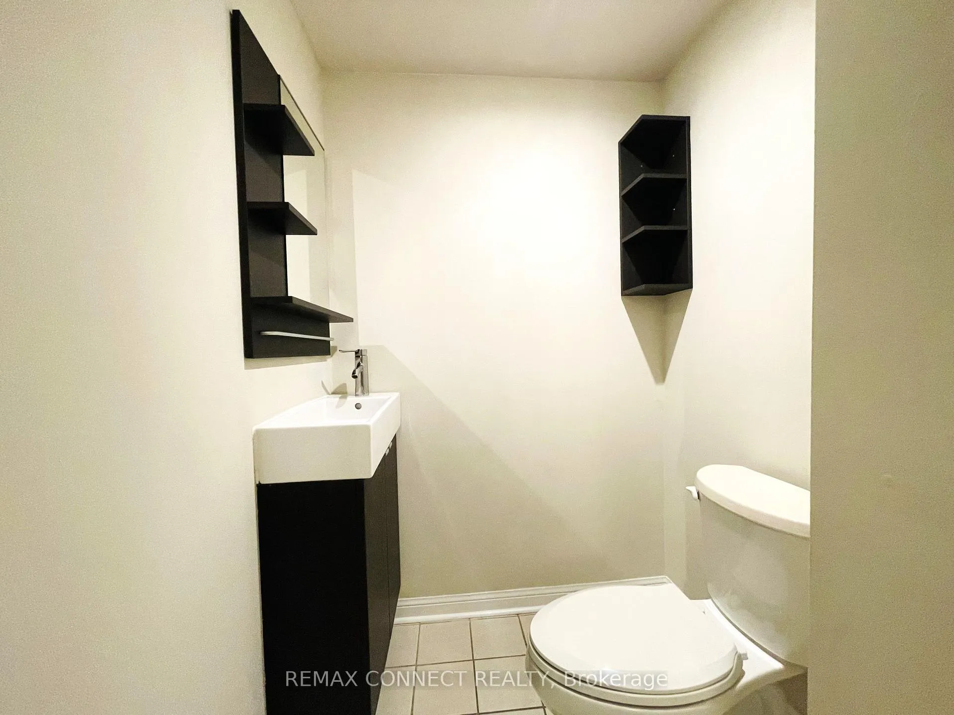 Photo 13 of Unit 673, 38 Stadium Road, Toronto, Niagara — HOMEH