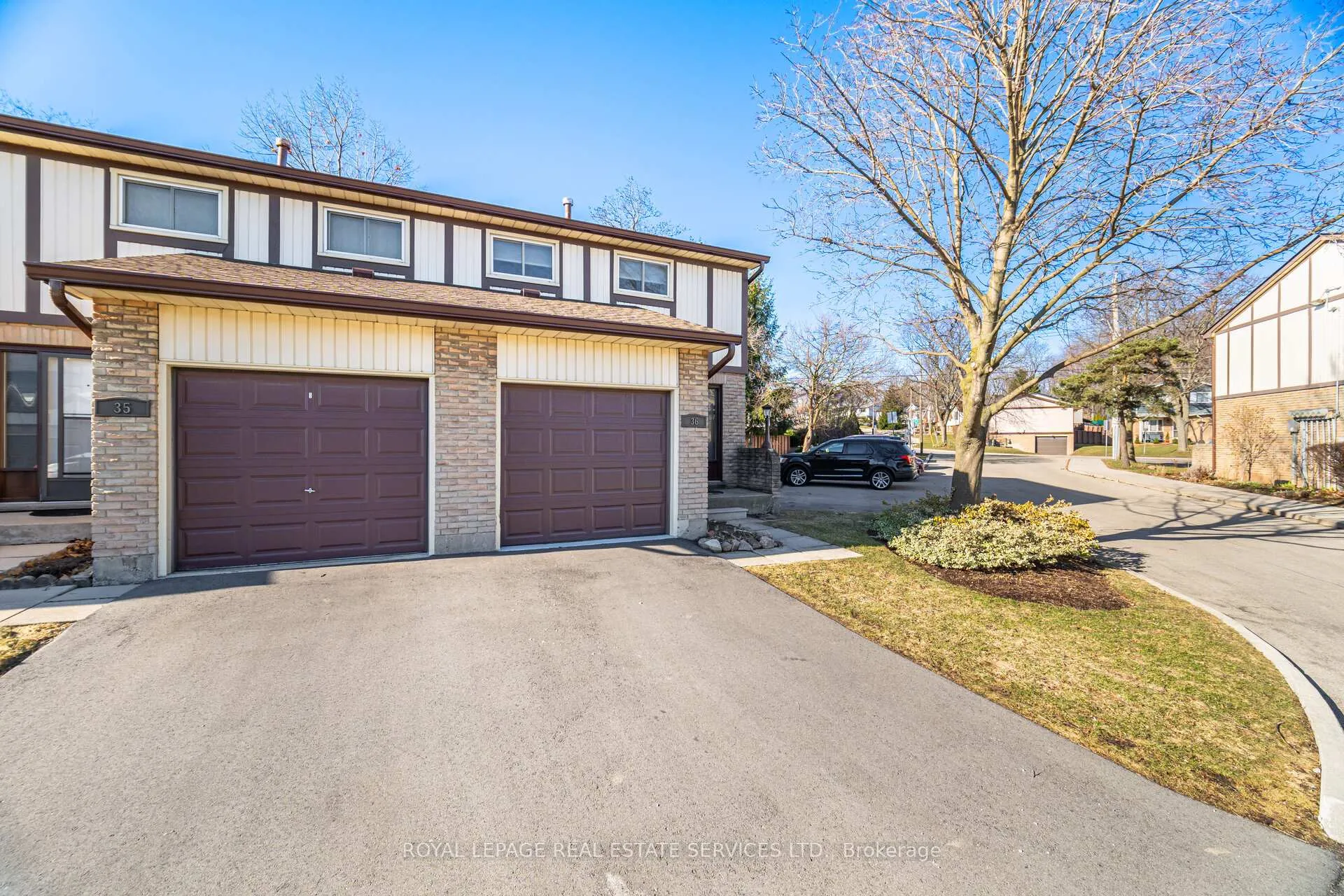 Photo 2 of Unit 36 End-Unit, 300 Rexford Drive, Hamilton, Randall — HOMEH