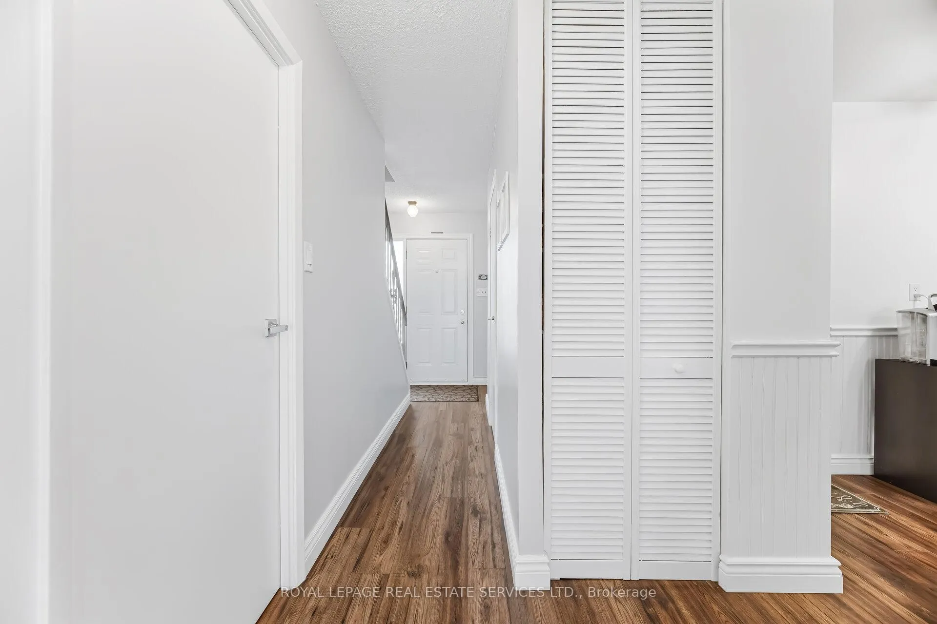 Photo 4 of Unit 36 End-Unit, 300 Rexford Drive, Hamilton, Randall — HOMEH