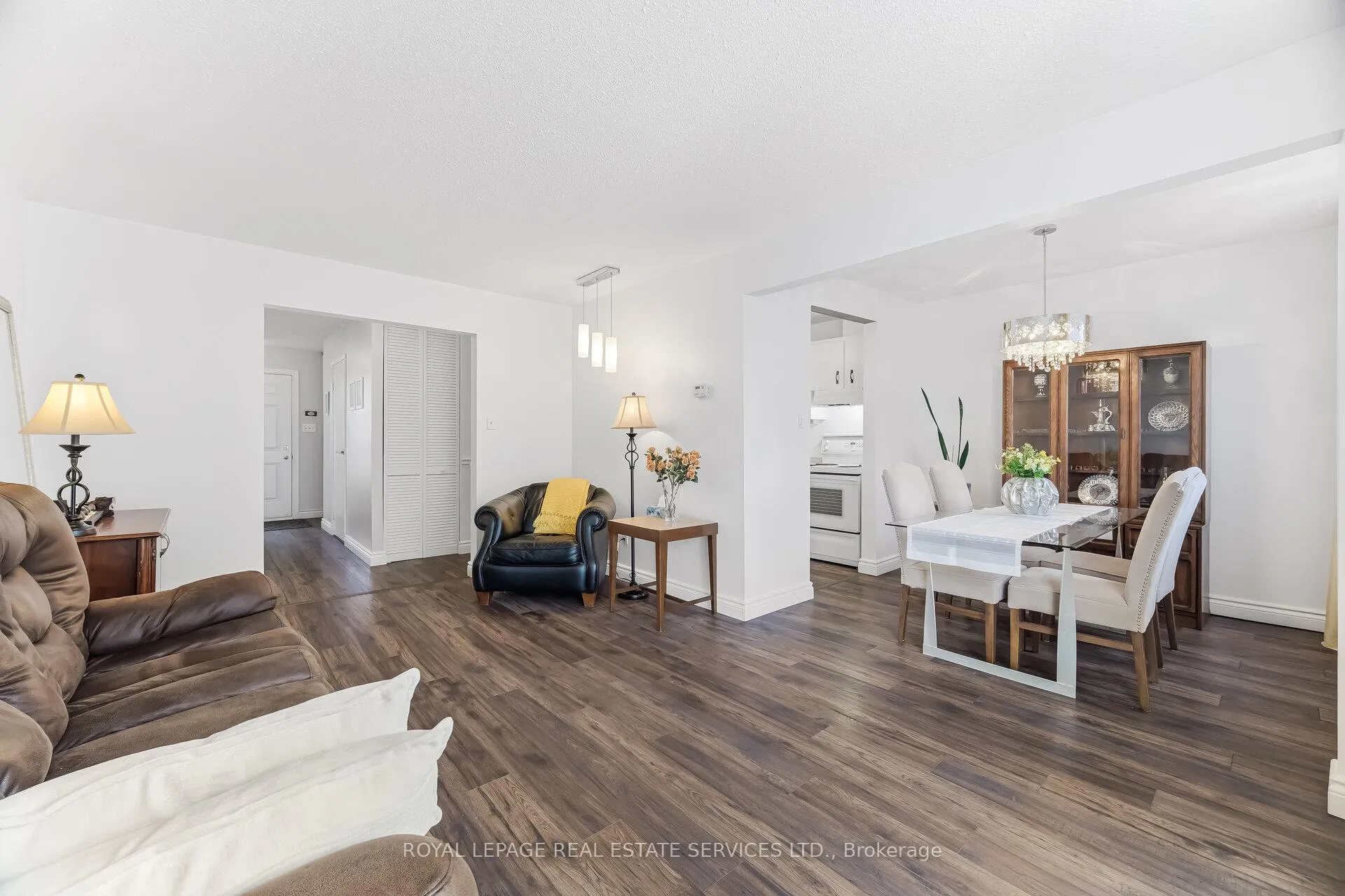 Photo 6 of Unit 36 End-Unit, 300 Rexford Drive, Hamilton, Randall — HOMEH