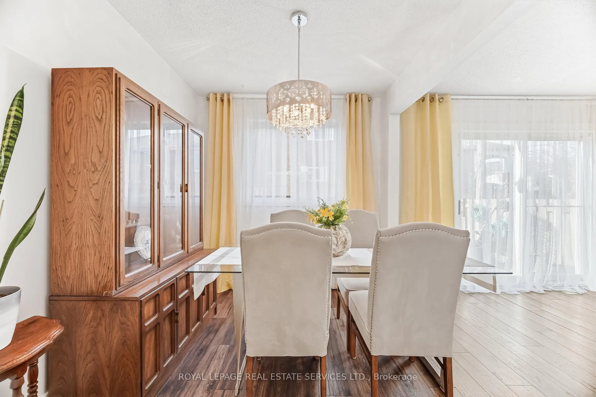 Photo 12 of Unit 36 End-Unit, 300 Rexford Drive, Hamilton, Randall — HOMEH