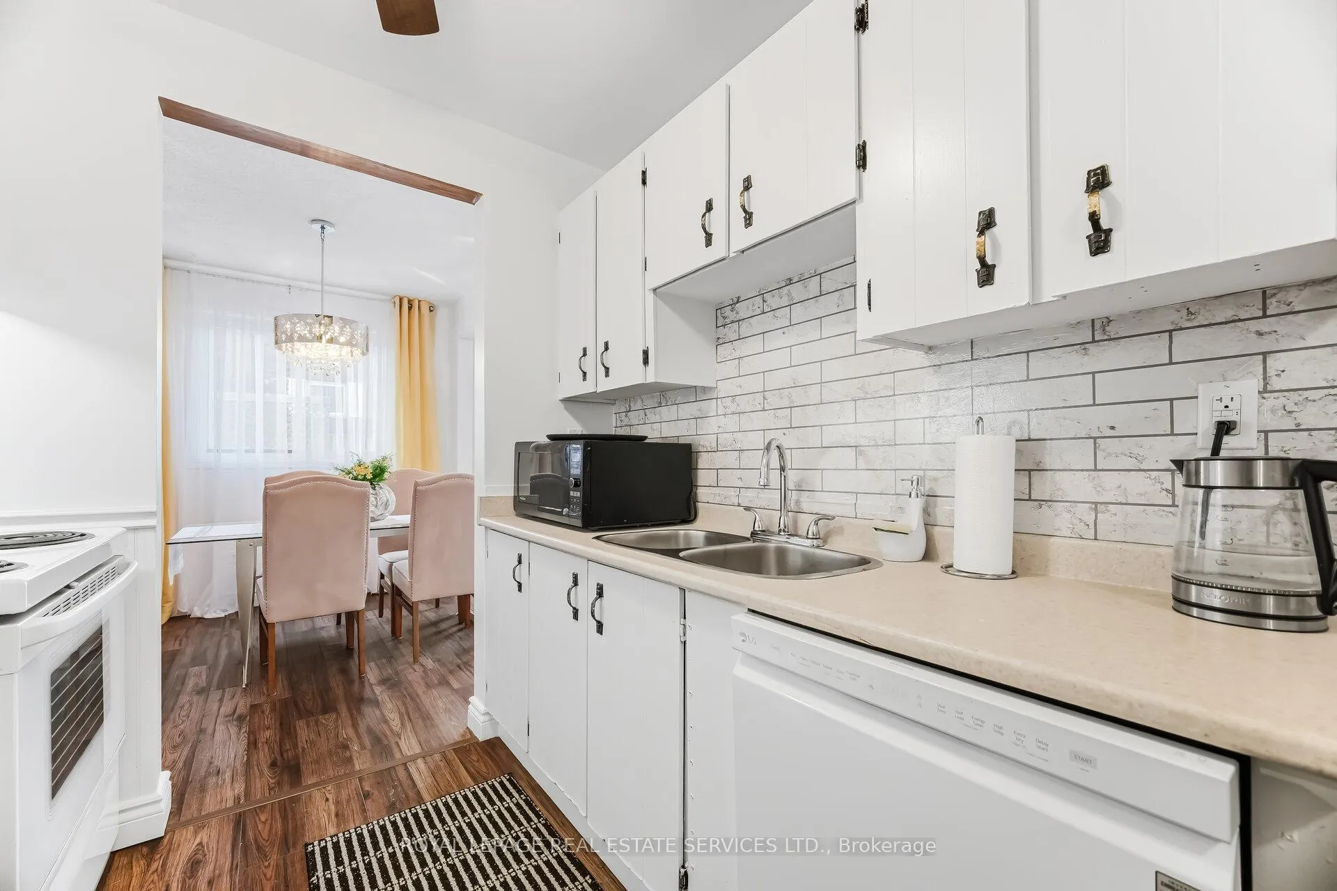 Photo 17 of Unit 36 End-Unit, 300 Rexford Drive, Hamilton, Randall — HOMEH