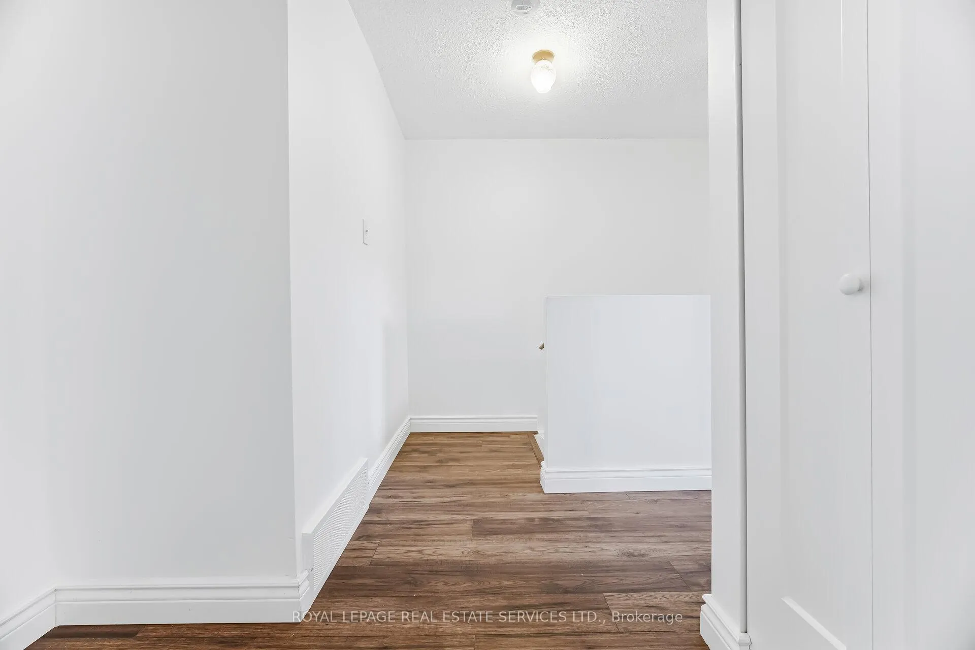 Photo 23 of Unit 36 End-Unit, 300 Rexford Drive, Hamilton, Randall — HOMEH