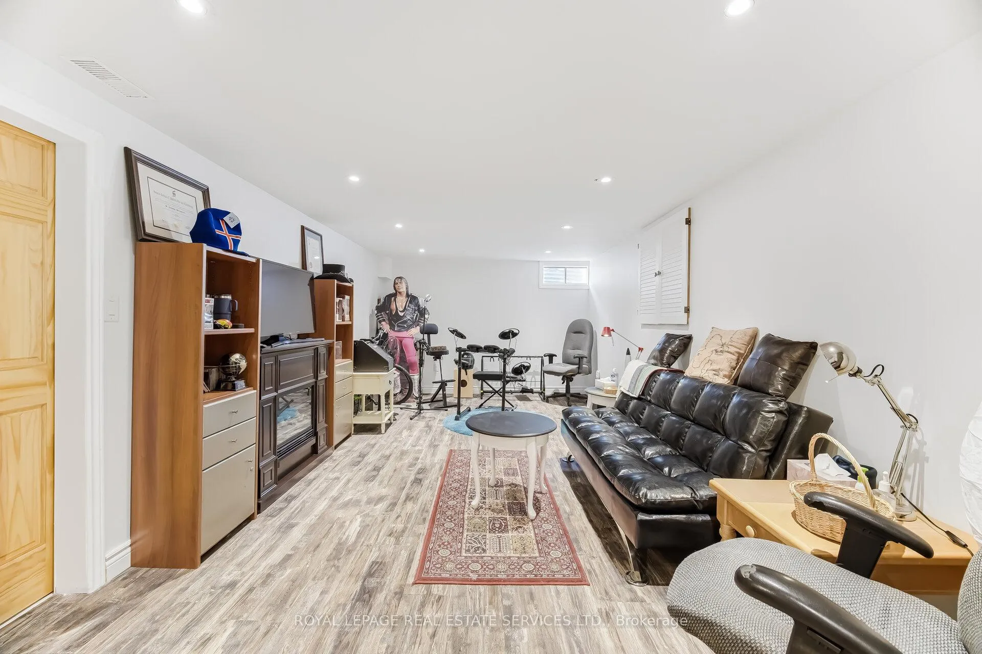 Photo 35 of Unit 36 End-Unit, 300 Rexford Drive, Hamilton, Randall — HOMEH