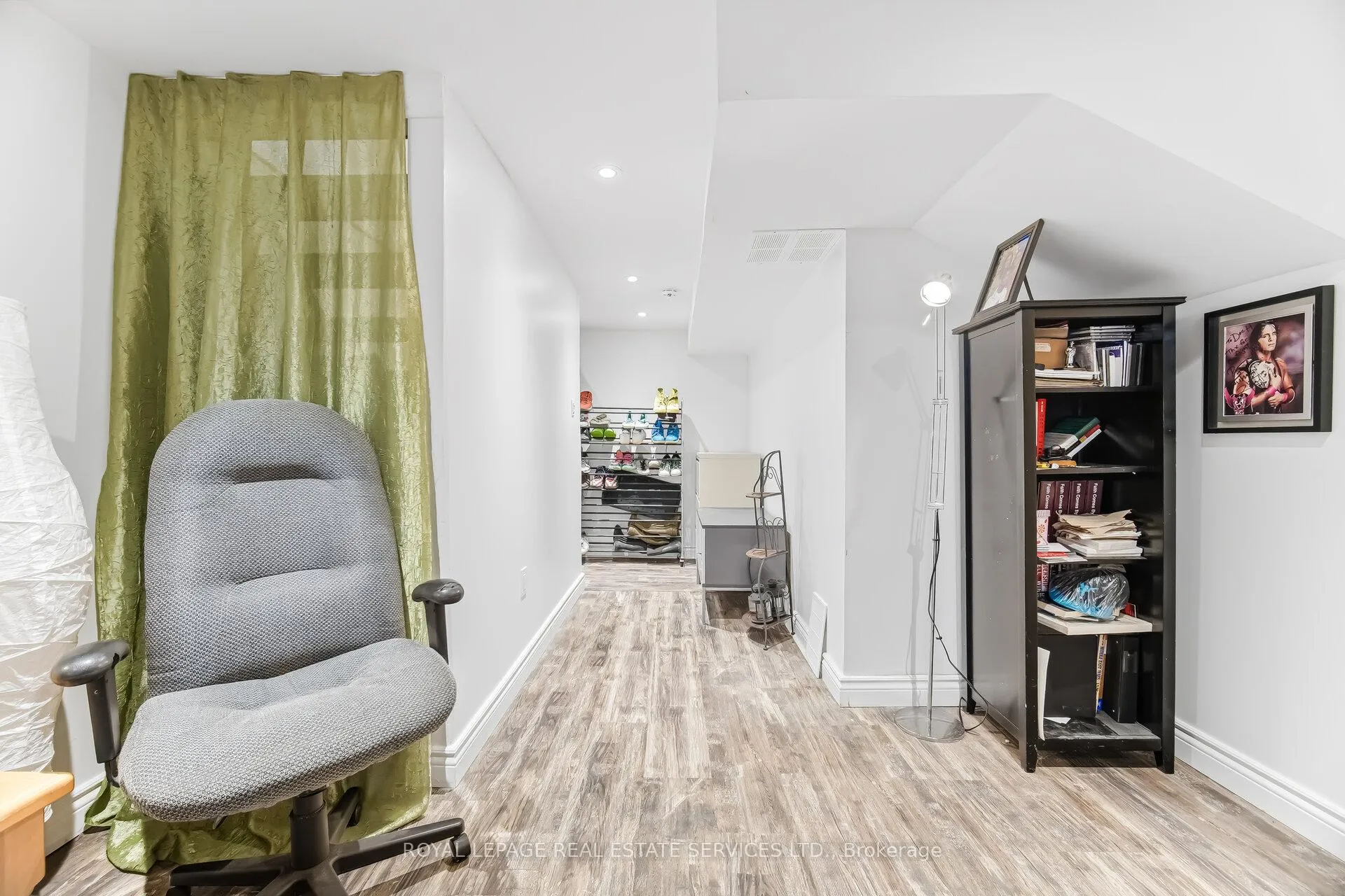 Photo 37 of Unit 36 End-Unit, 300 Rexford Drive, Hamilton, Randall — HOMEH
