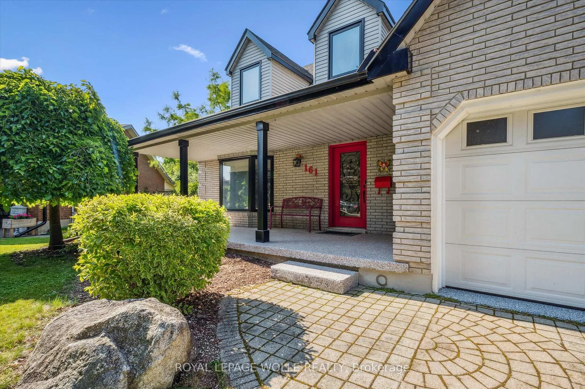 Photo 5 of 161 Ambleside Court, Waterloo — HOMEH