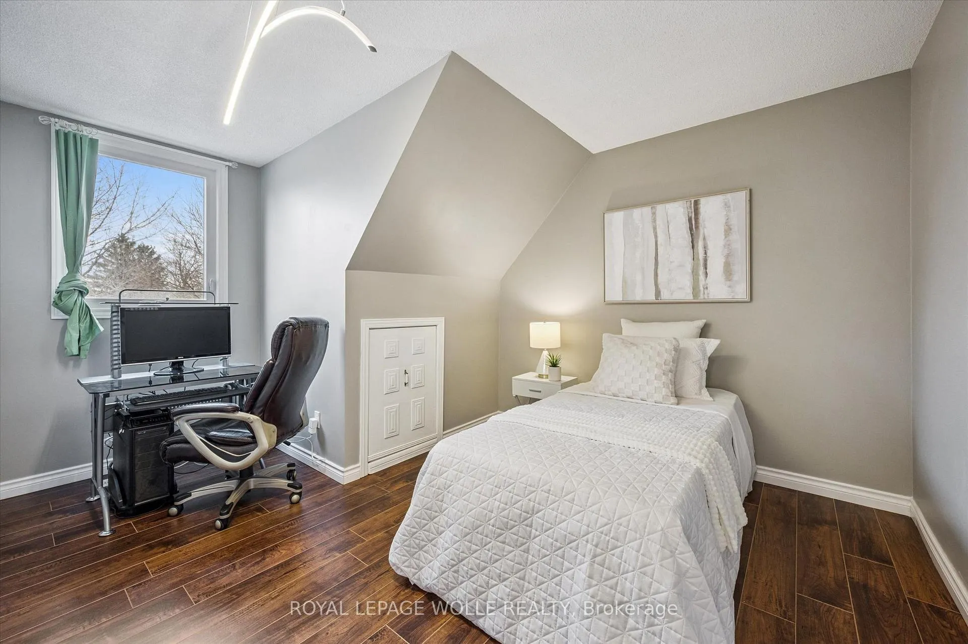 Photo 21 of 161 Ambleside Court, Waterloo — HOMEH