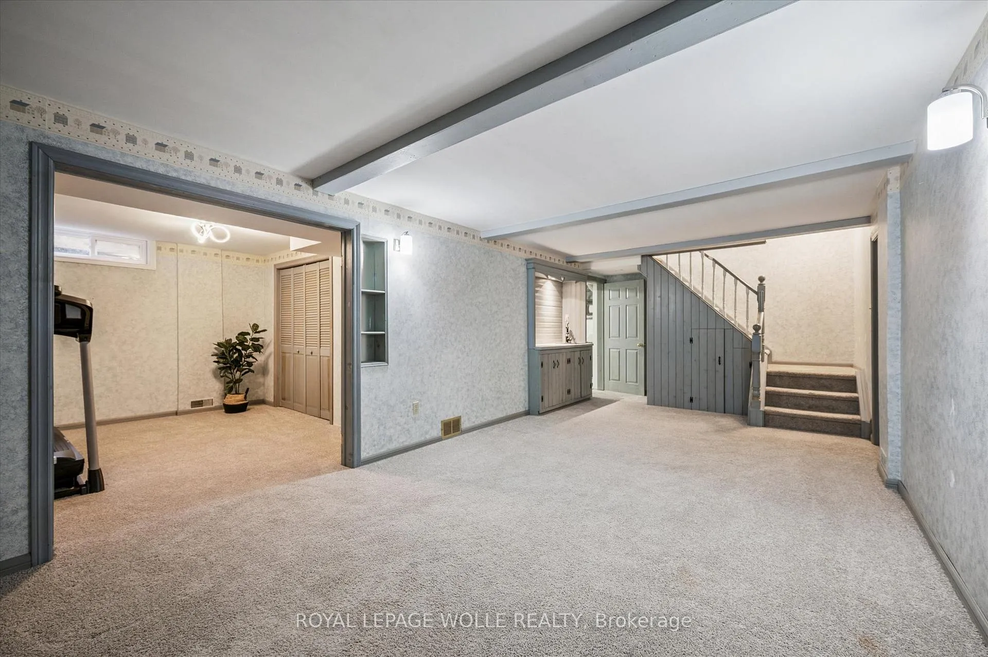 Photo 30 of 161 Ambleside Court, Waterloo — HOMEH