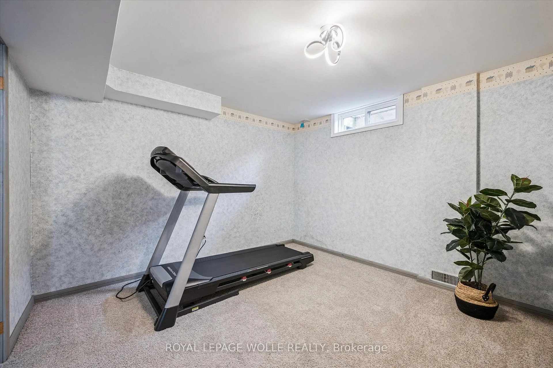 Photo 31 of 161 Ambleside Court, Waterloo — HOMEH