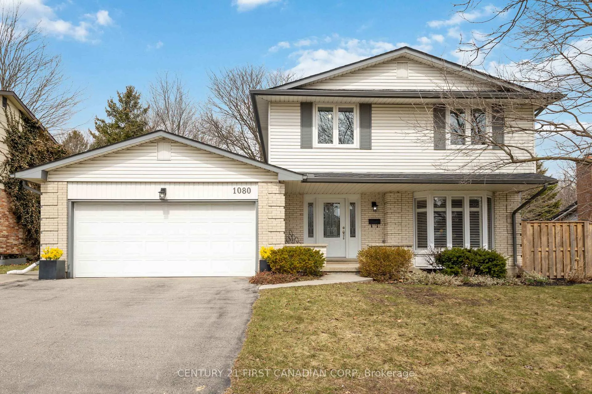 Front of 1080 Viscount Road