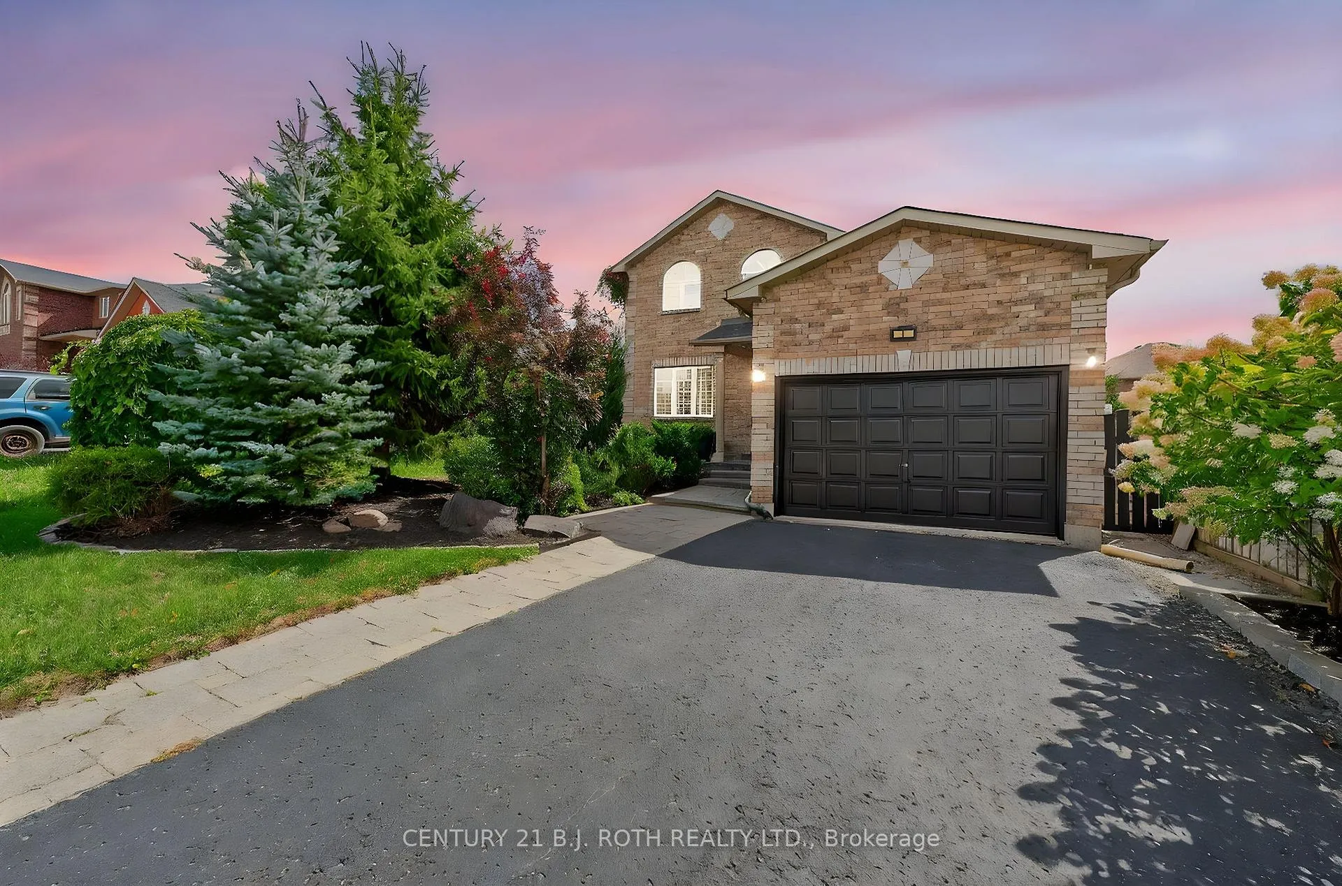 Photo 2 of 5 Claire Drive, Barrie, Painswick South — HOMEH