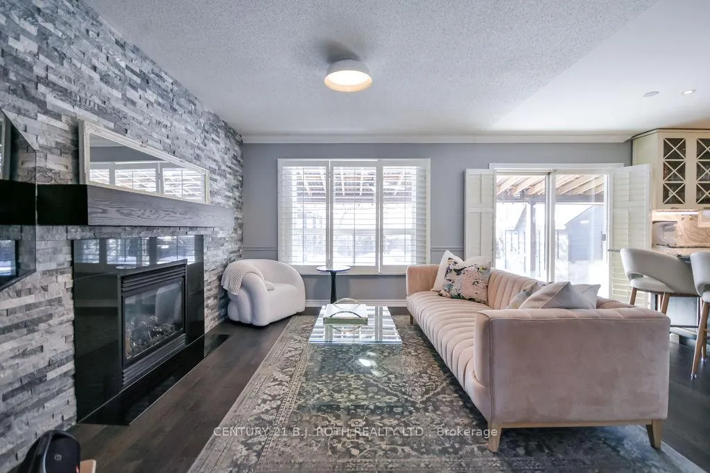 Photo 11 of 5 Claire Drive, Barrie, Painswick South — HOMEH