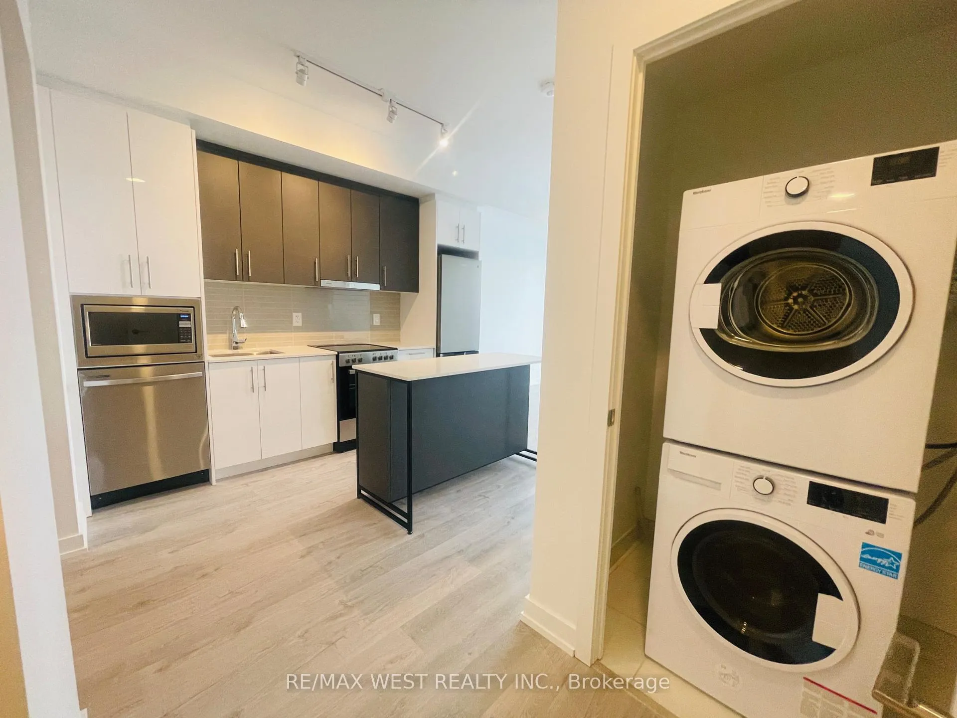 Photo 3 of Unit 908, 9763 Markham Road, Markham, Greensborough — HOMEH
