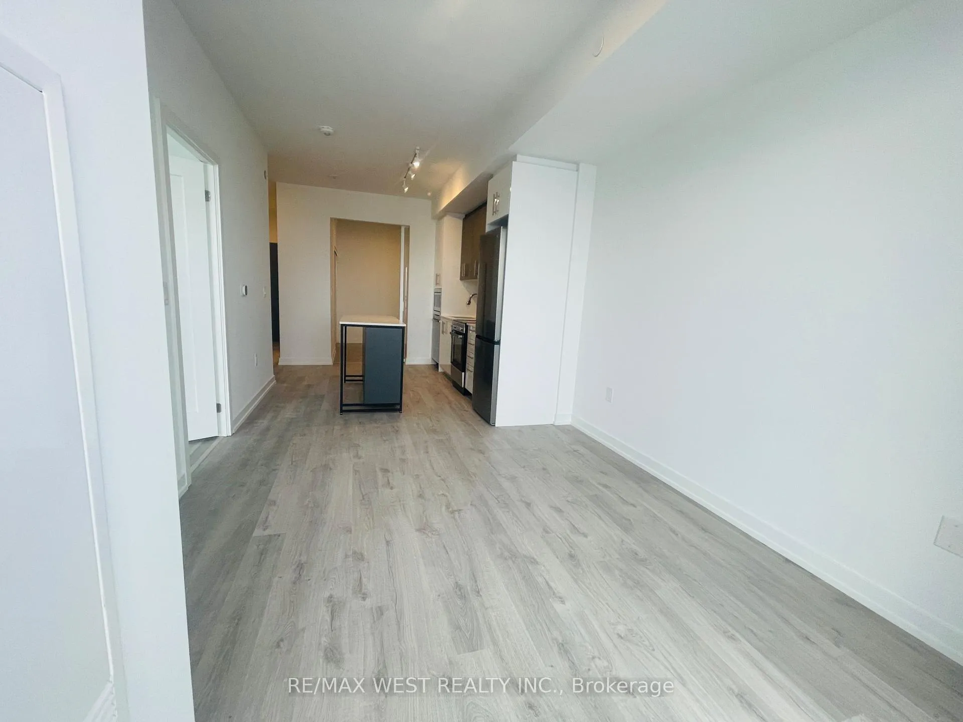 Photo 4 of Unit 908, 9763 Markham Road, Markham, Greensborough — HOMEH