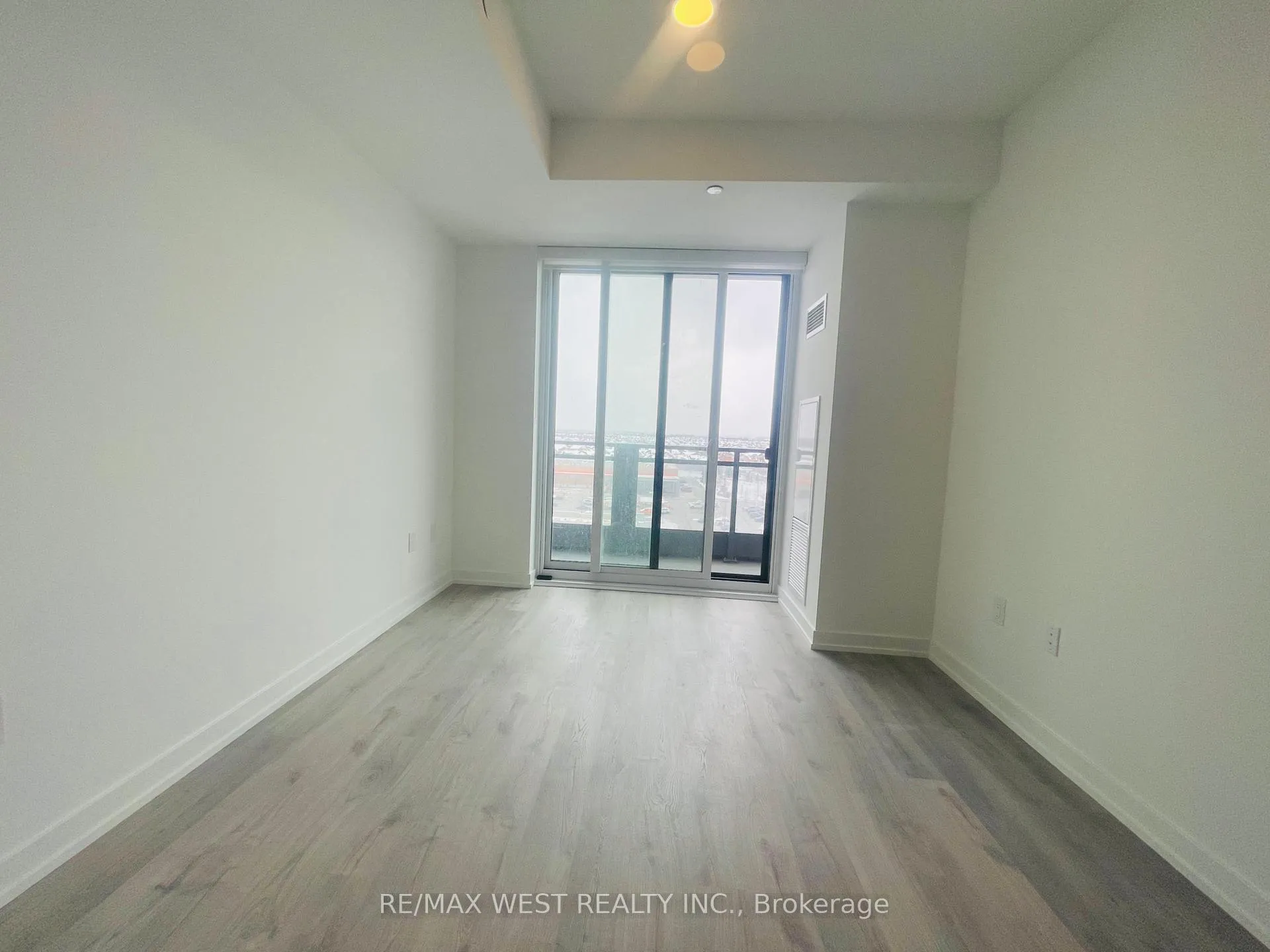 Photo 5 of Unit 908, 9763 Markham Road, Markham, Greensborough — HOMEH