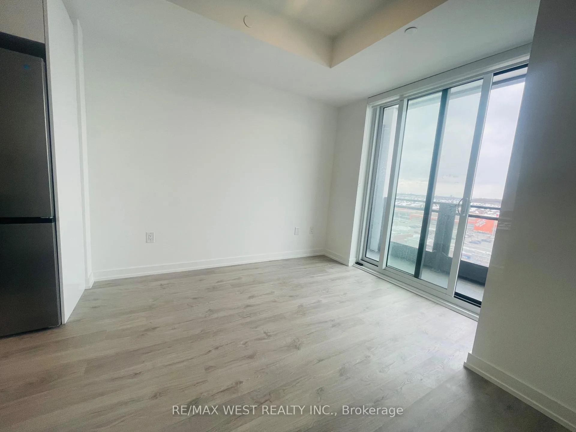 Photo 9 of Unit 908, 9763 Markham Road, Markham, Greensborough — HOMEH