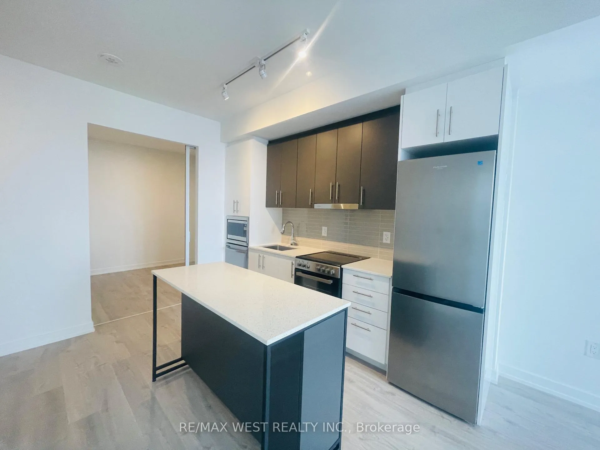 Photo 11 of Unit 908, 9763 Markham Road, Markham, Greensborough — HOMEH