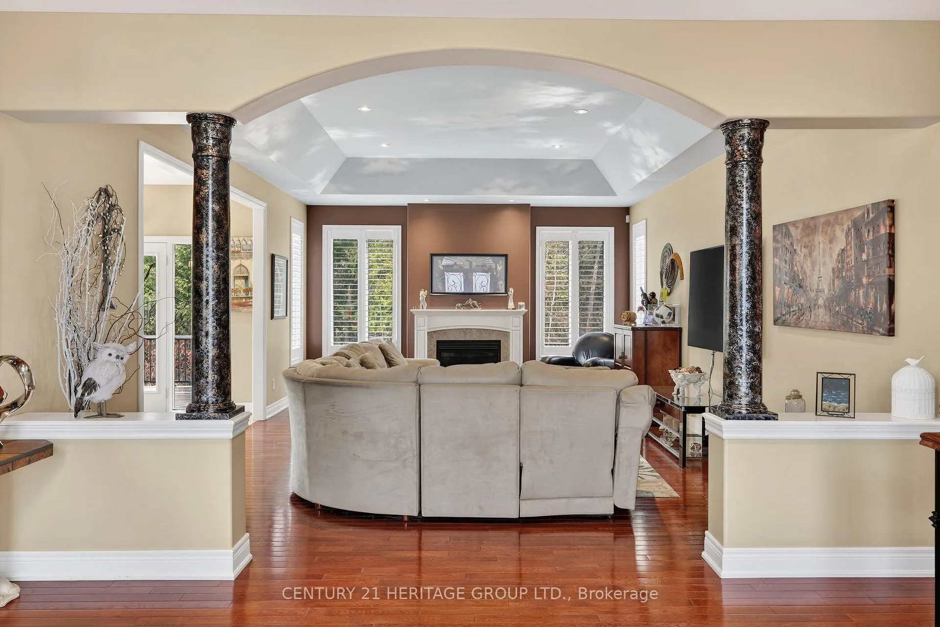 Photo 9 of 19 Shore Crescent, Georgina, Historic Lakeshore Communities — HOMEH