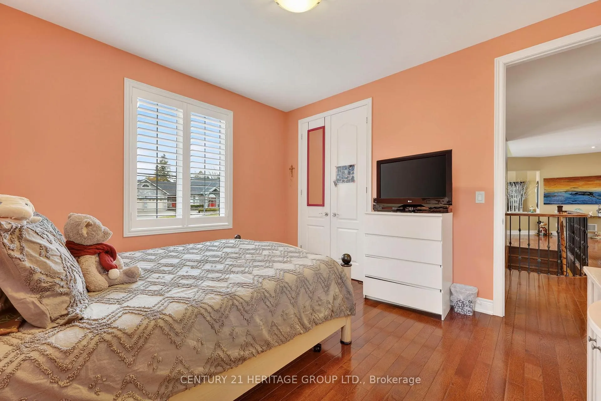 Photo 21 of 19 Shore Crescent, Georgina, Historic Lakeshore Communities — HOMEH
