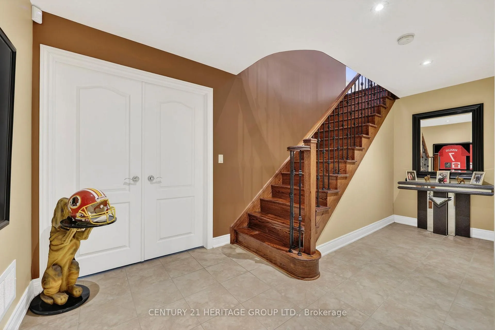 Photo 26 of 19 Shore Crescent, Georgina, Historic Lakeshore Communities — HOMEH