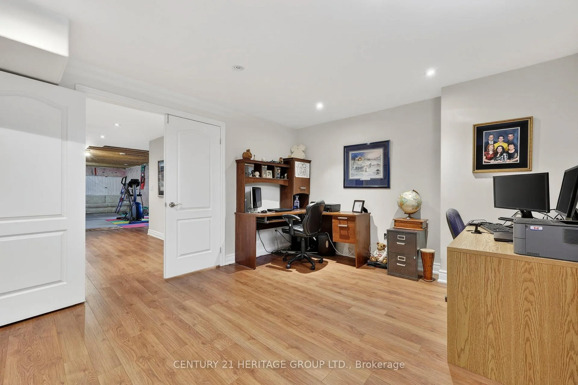 Photo 28 of 19 Shore Crescent, Georgina, Historic Lakeshore Communities — HOMEH