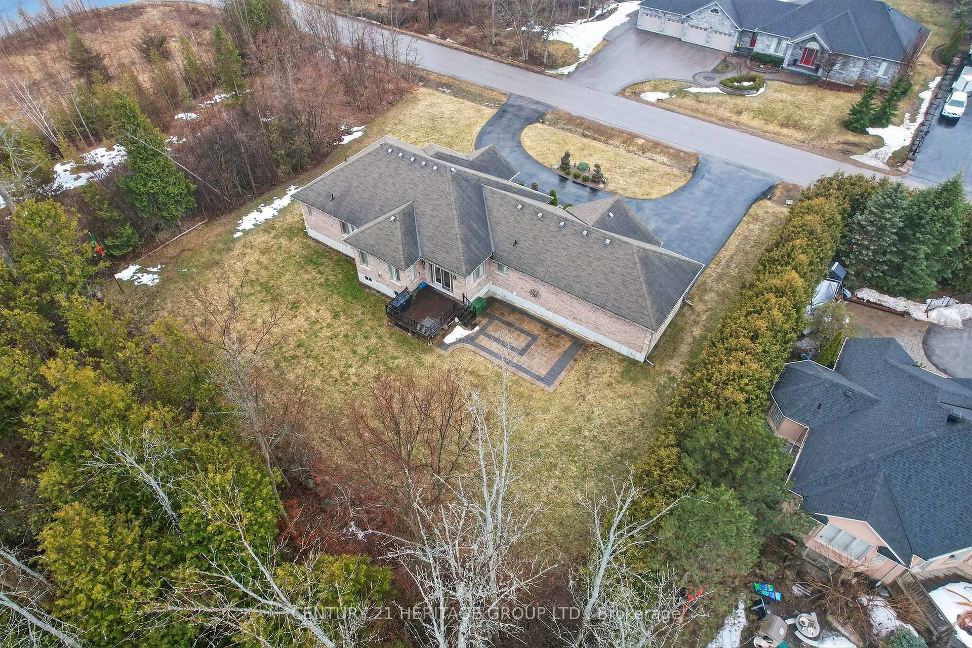 Photo 40 of 19 Shore Crescent, Georgina, Historic Lakeshore Communities — HOMEH