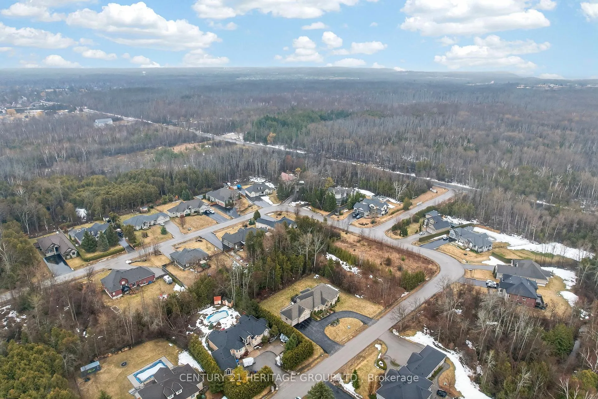 Photo 45 of 19 Shore Crescent, Georgina, Historic Lakeshore Communities — HOMEH