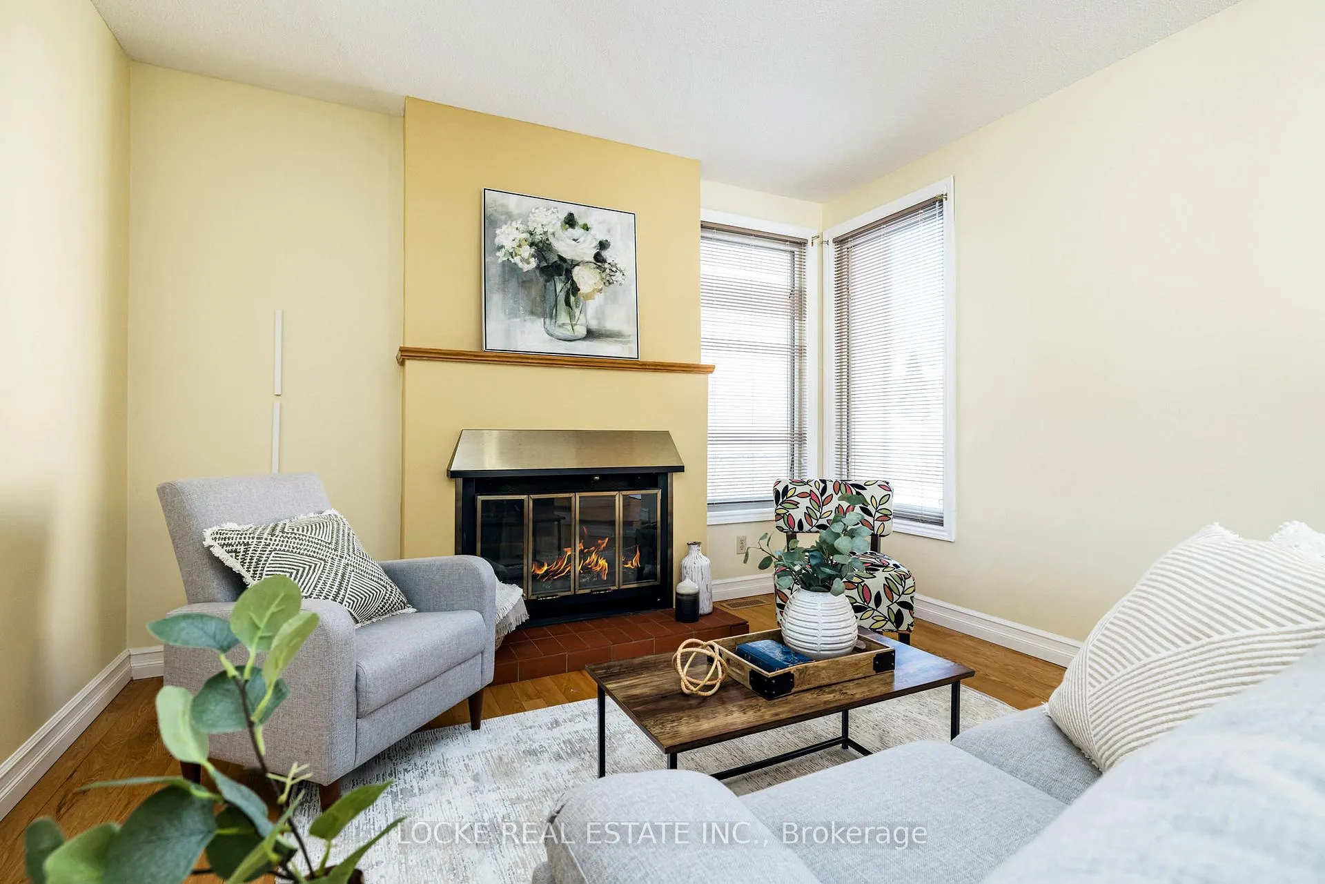 Photo 5 of 6096 Meadowhill Crescent, Ottawa, Chapel Hill — HOMEH