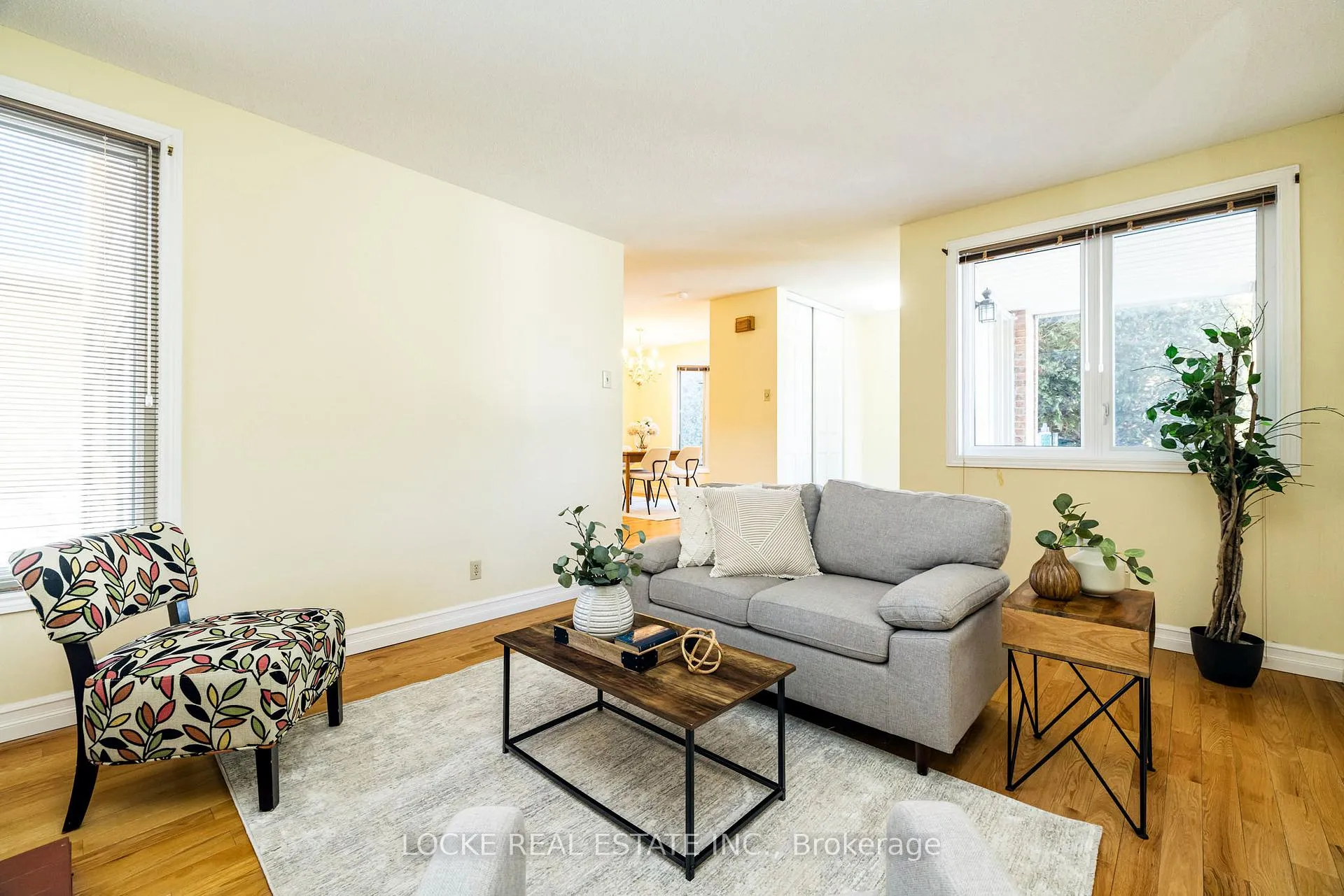 Photo 8 of 6096 Meadowhill Crescent, Ottawa, Chapel Hill — HOMEH