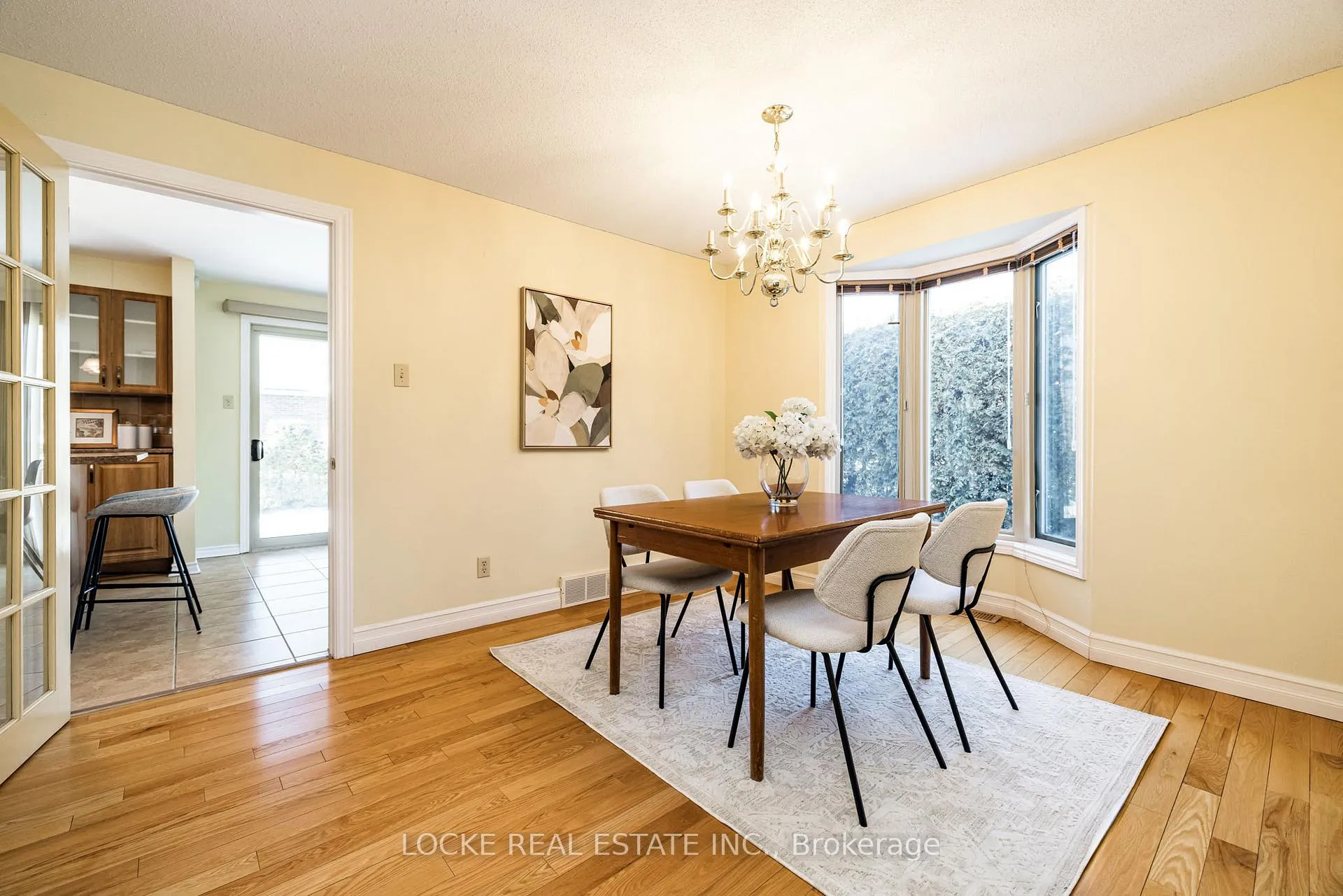 Photo 10 of 6096 Meadowhill Crescent, Ottawa, Chapel Hill — HOMEH