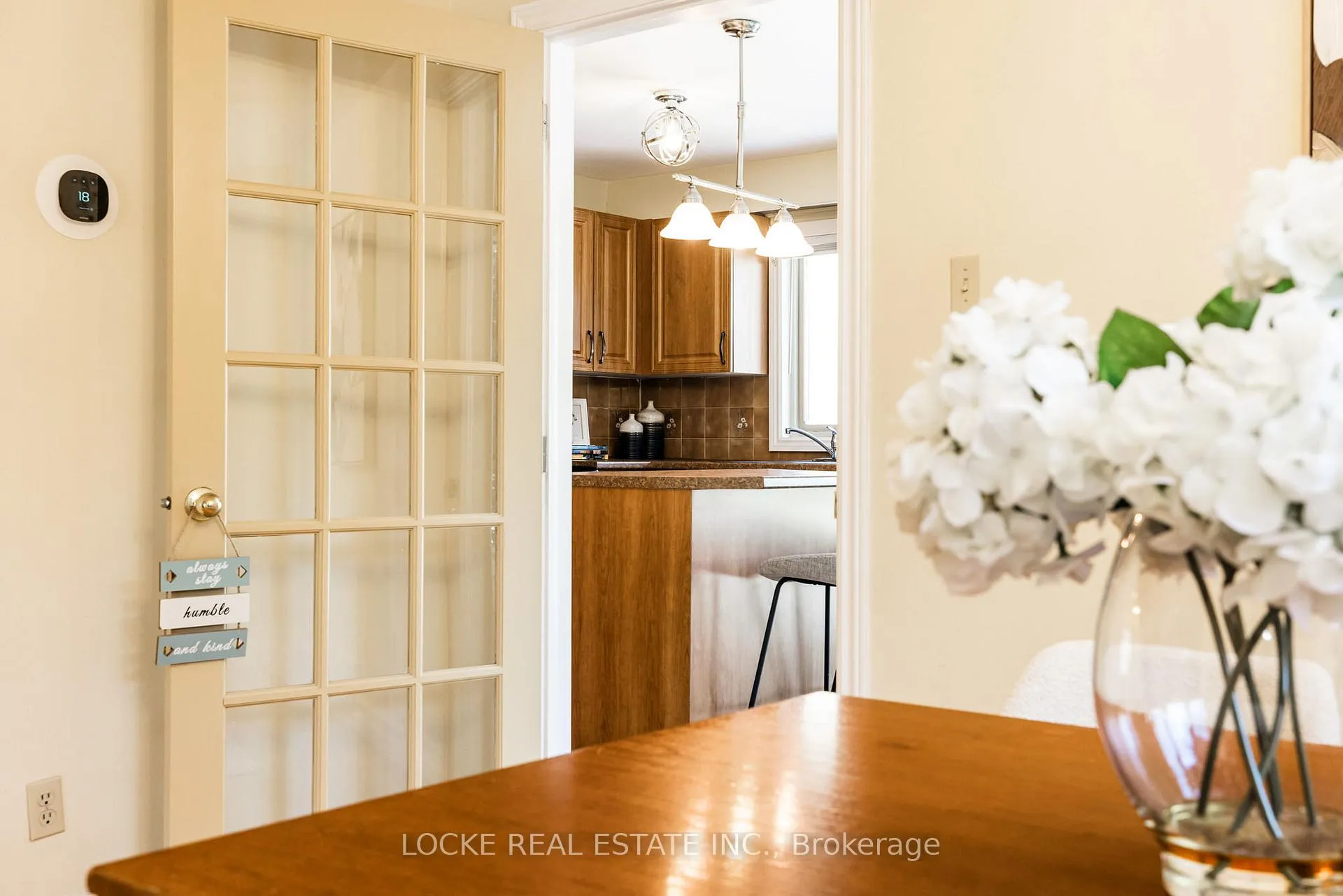 Photo 13 of 6096 Meadowhill Crescent, Ottawa, Chapel Hill — HOMEH
