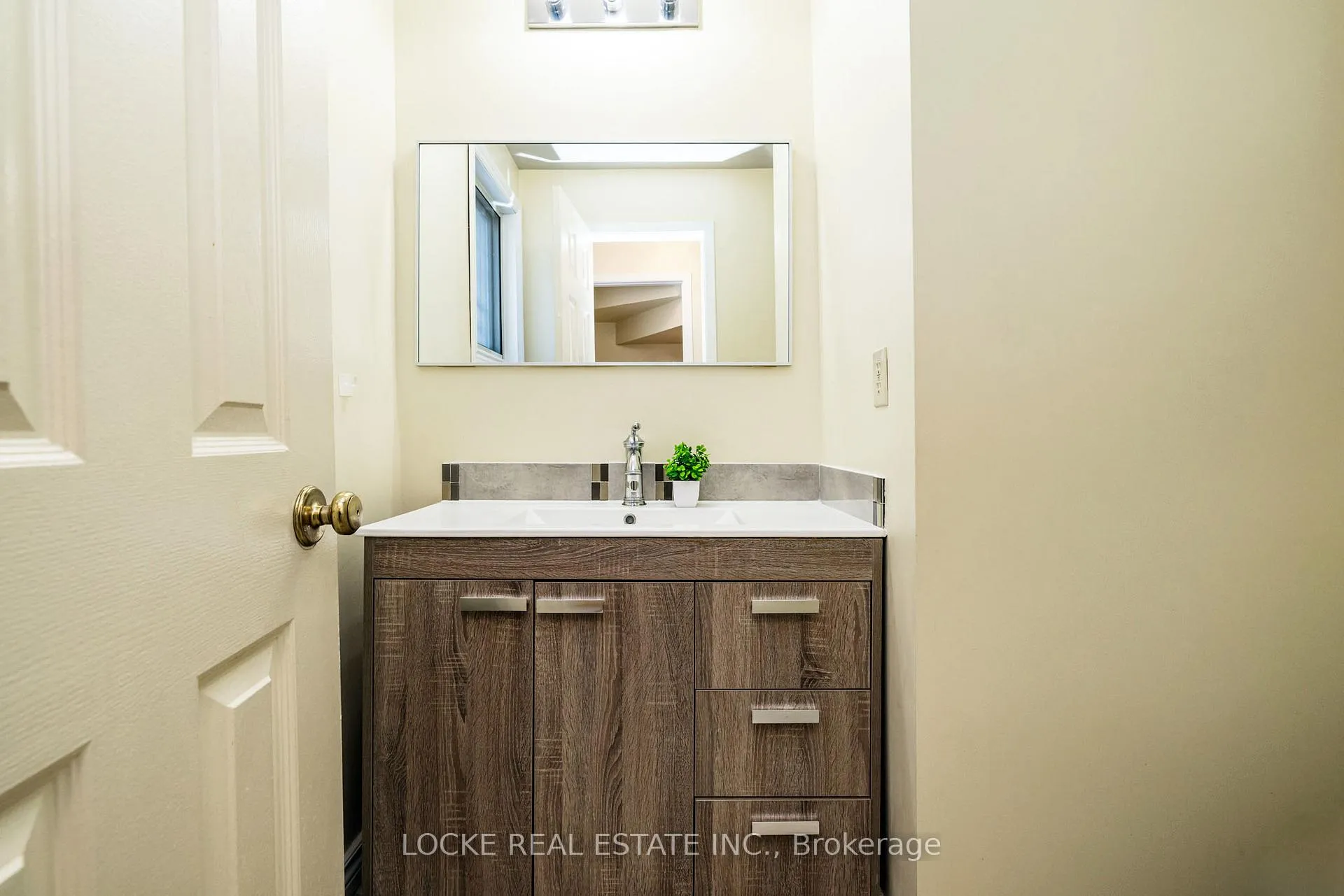 Photo 19 of 6096 Meadowhill Crescent, Ottawa, Chapel Hill — HOMEH