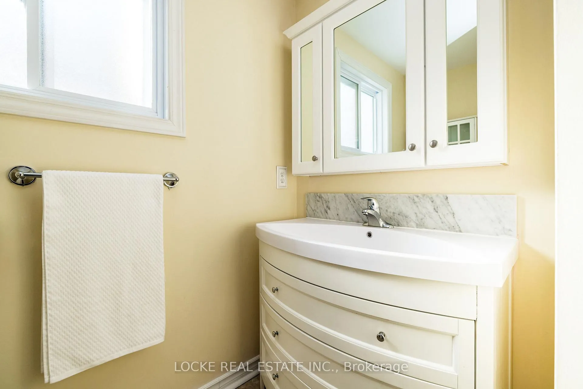 Photo 26 of 6096 Meadowhill Crescent, Ottawa, Chapel Hill — HOMEH
