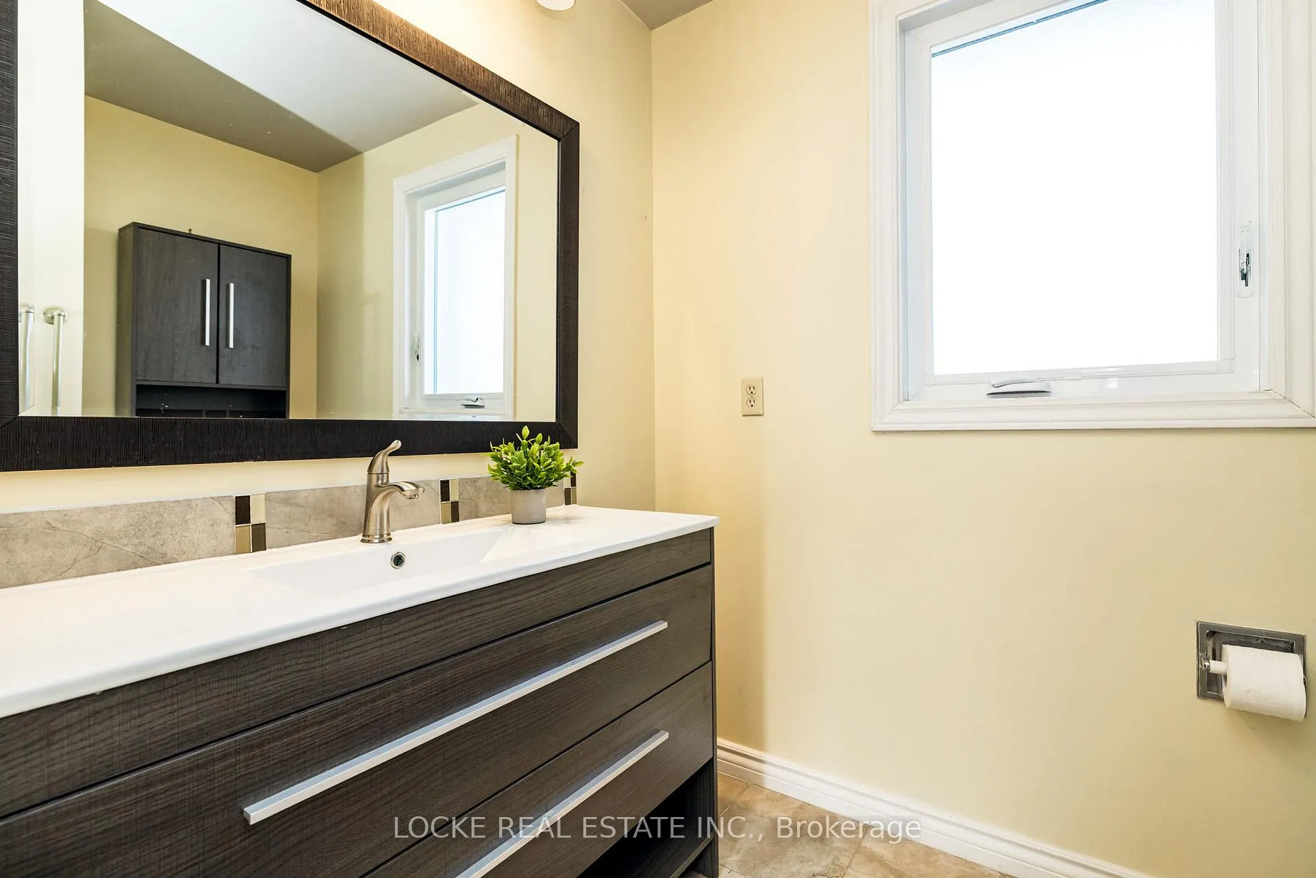 Photo 29 of 6096 Meadowhill Crescent, Ottawa, Chapel Hill — HOMEH
