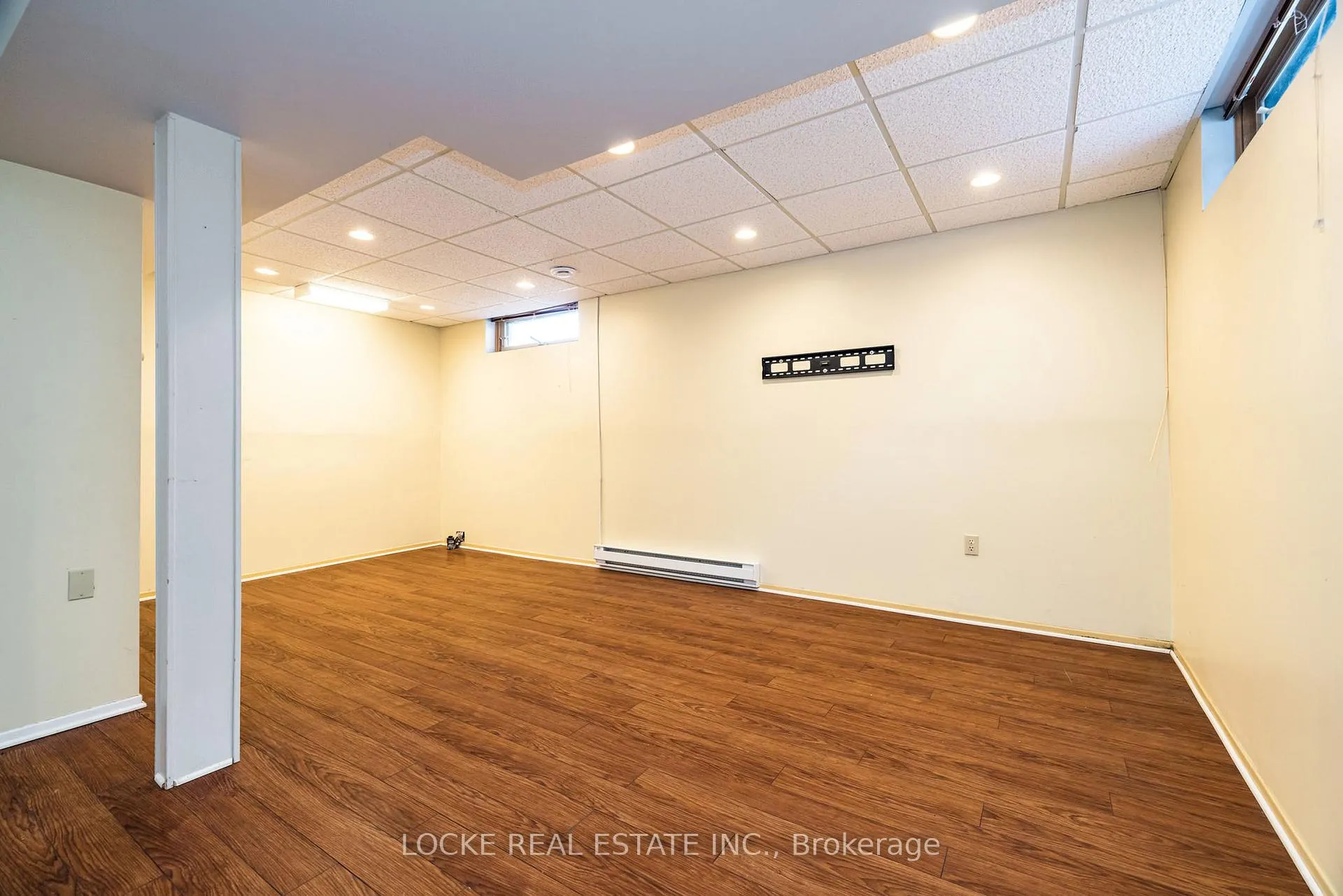 Photo 31 of 6096 Meadowhill Crescent, Ottawa, Chapel Hill — HOMEH