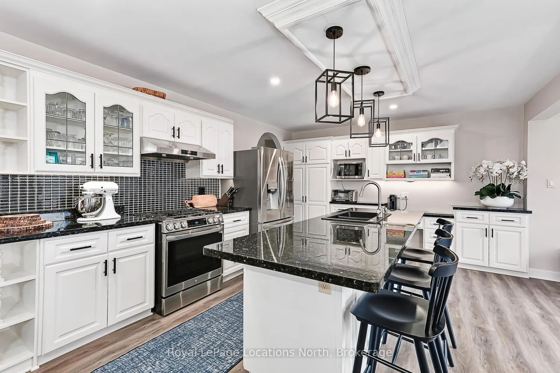 Photo 8 of 15 Blackburn Avenue, Clearview, Nottawa — HOMEH
